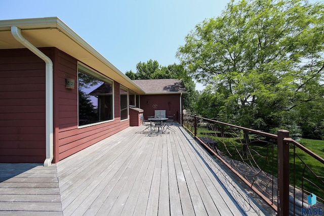 6811 E Split Rock Cir, Sioux Falls, SD 57110 - wooden deck featuring outdoor dining space