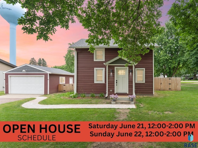 600 Sunnyside Ave, Valley Springs, SD 57068 - view of front of property with a detached garage