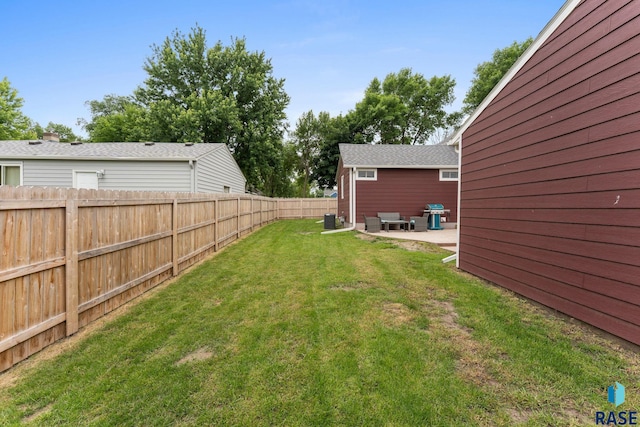600 Sunnyside Ave, Valley Springs, SD 57068 - fenced backyard featuring a patio