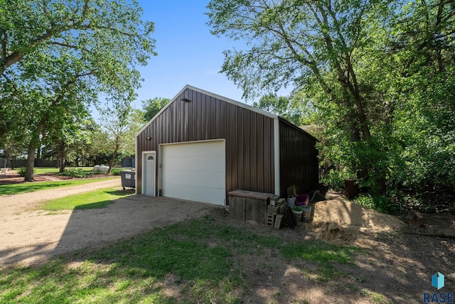 26045 485th Ave, Valley Springs, SD 57068 - detached garage featuring driveway