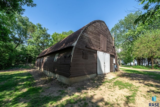 26045 485th Ave, Valley Springs, SD 57068 - view of home's exterior featuring a barn, an outdoor structure, and a gambrel roof