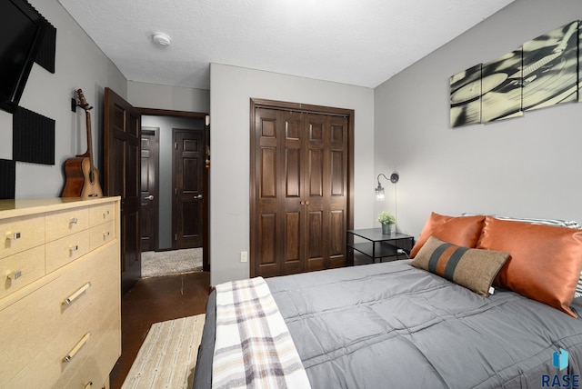 212 N Fairway Dr, Brandon, SD 57005 - bedroom featuring a closet