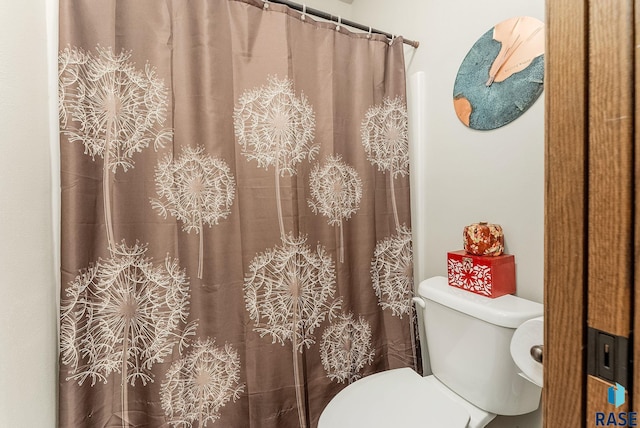 4005 S Grand Slam Ave, Sioux Falls, SD 57110 - full bath with toilet and curtained shower