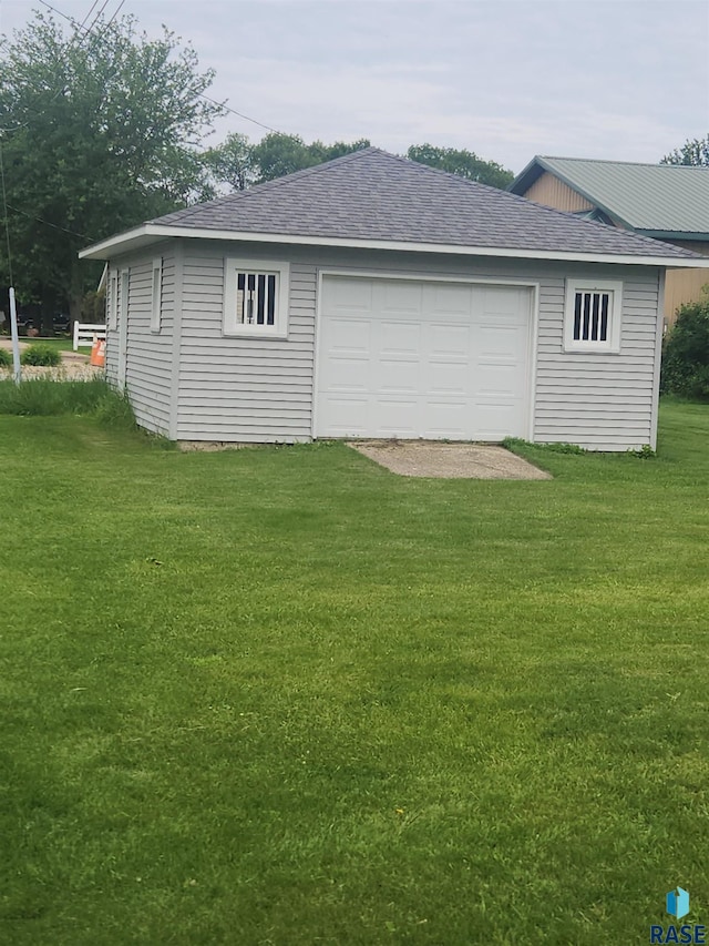 140 Trosky Rd, Edgerton, MN 56128 - garage featuring driveway