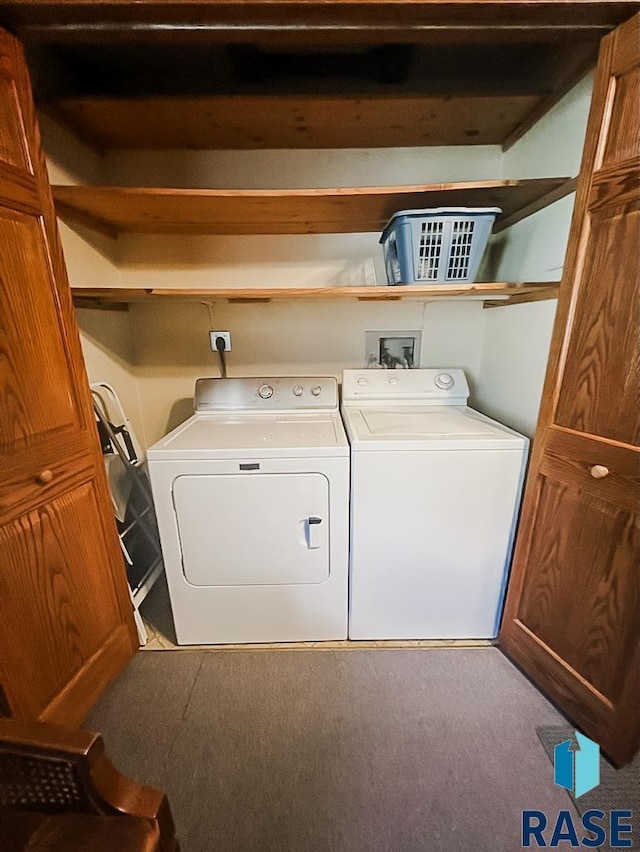 402 E 1st Ave, Beaver Creek, MN 56116 - laundry area featuring washing machine and dryer
