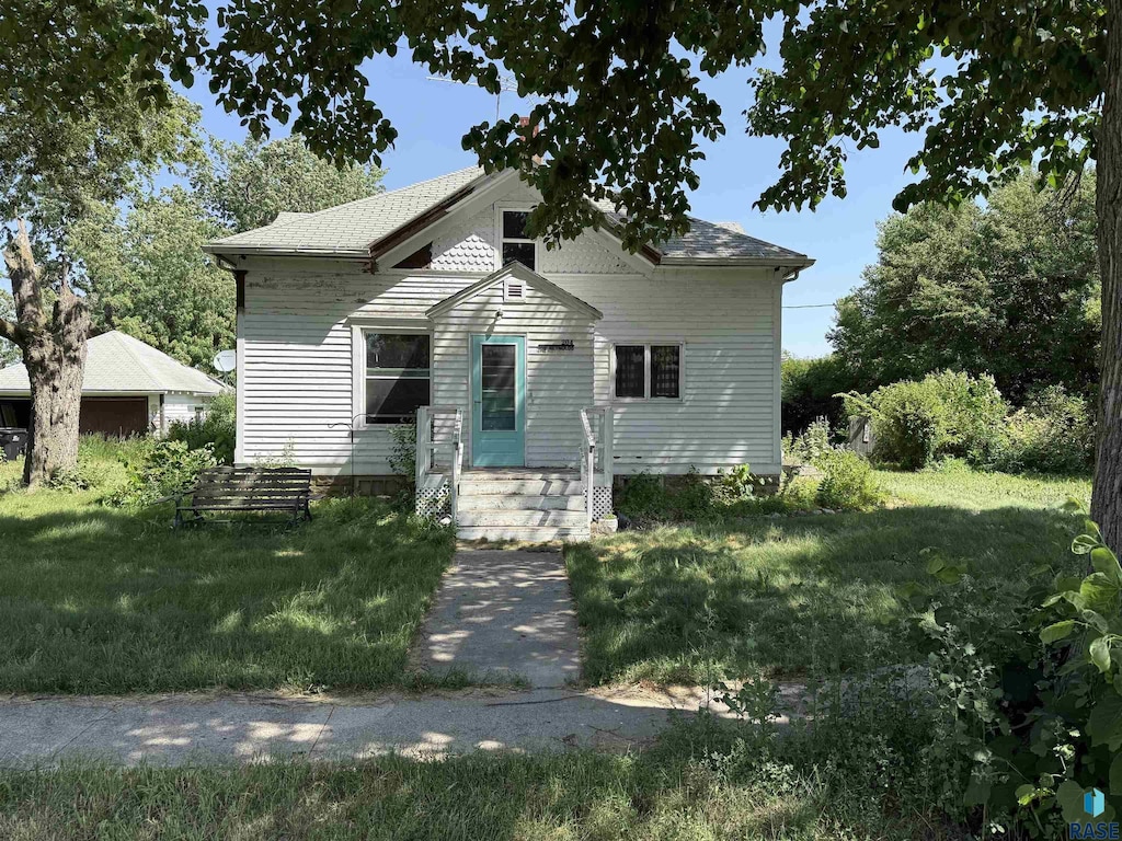 204 E State St, Marion, SD 57043 - view of front of house