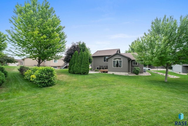 4912 E 42nd St, Sioux Falls, SD 57110 - view of grassy yard
