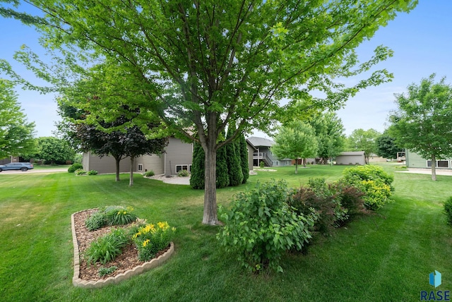 4912 E 42nd St, Sioux Falls, SD 57110 - view of grassy yard