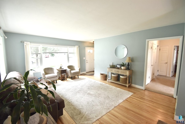 1620 S W Ave, Sioux Falls, SD 57105 - living room with light wood-type flooring and baseboards