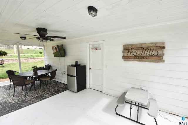 1620 S W Ave, Sioux Falls, SD 57105 - dining room with finished concrete floors and a ceiling fan