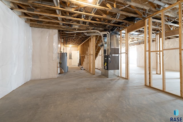 501 N Wildcat Dr, Sioux Falls, SD 57110 - unfinished below grade area with heating unit and water heater