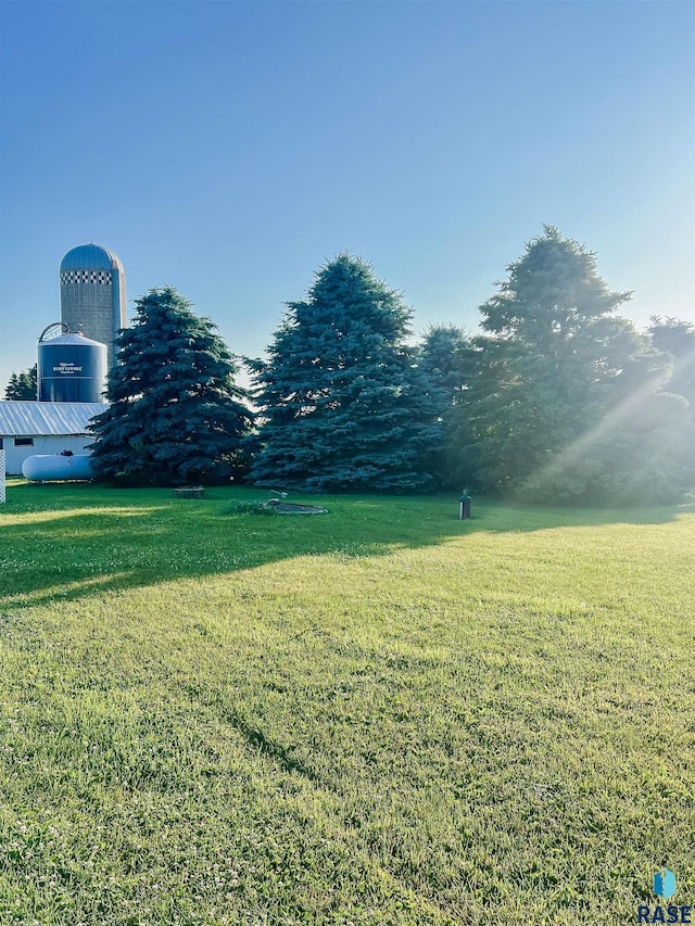 515 151st St, Luverne, MN 56156 - view of green lawn