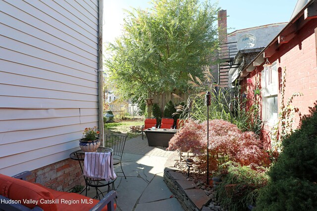 view of patio with outdoor lounge area