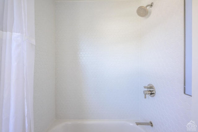 25 Joslen Pl, Hudson, NY 12534 - full bathroom featuring shower / bath combo
