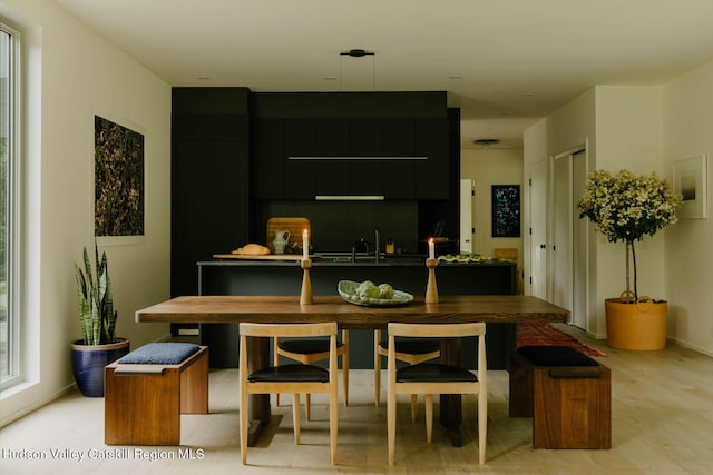 50 High View Ln, Staatsburg, NY 12580 - bar featuring pendant lighting and a sink