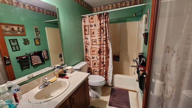 bathroom featuring shower / tub combo with curtain, vanity, and toilet