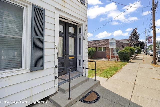 823 Warren St, Hudson, NY 12534 - photo 2