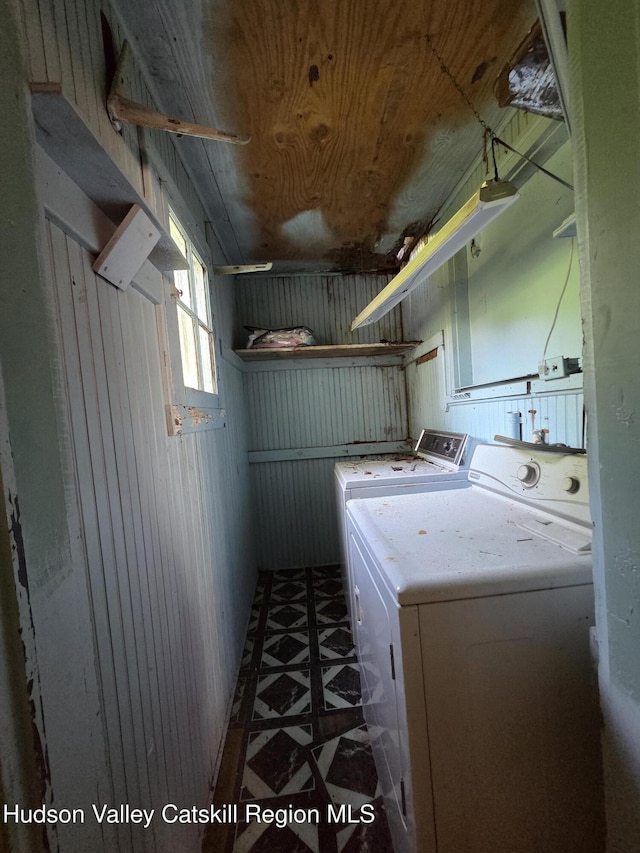 95 Spring St, Catskill, NY 12414 - laundry room featuring washing machine and dryer and inlaid floor details