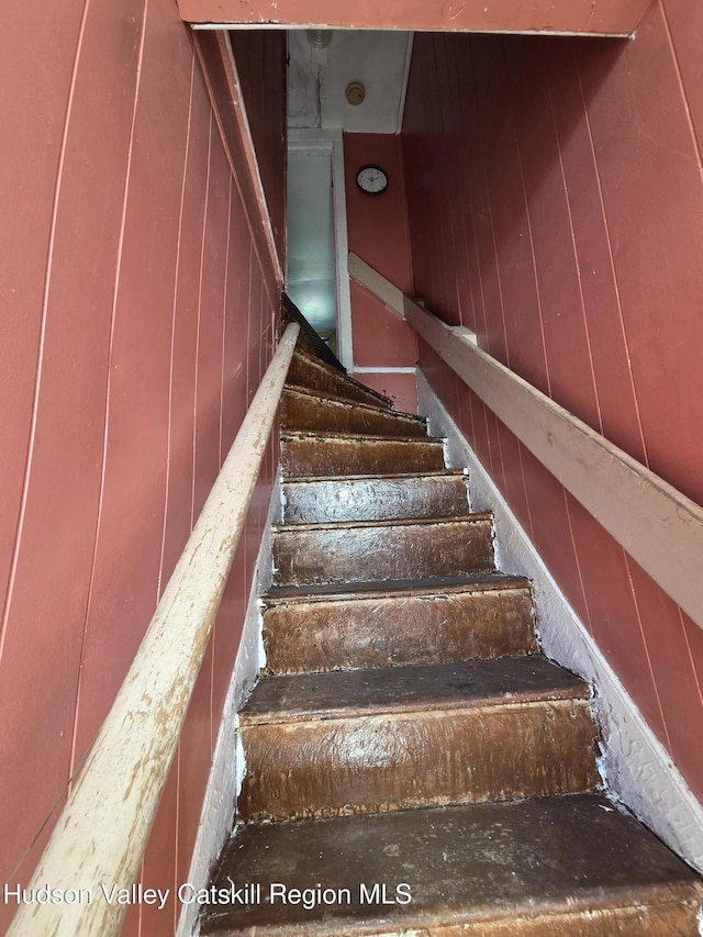 95 Spring St, Catskill, NY 12414 - view of stairs