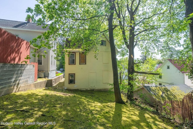 9 Hasbrouck Pl, Kingston, NY 12401 - view of yard
