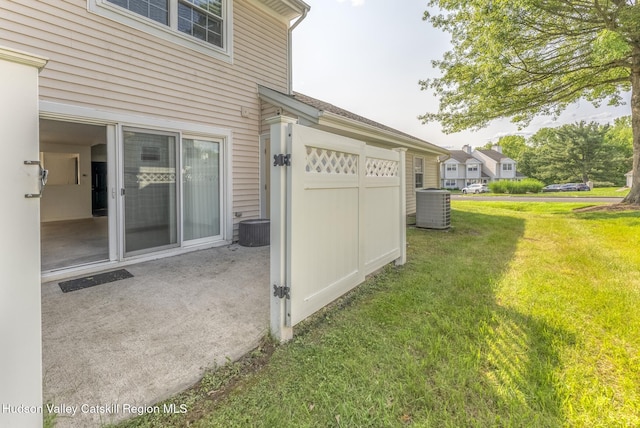 29 Penstock Ln, Lake Katrine, NY 12449 - view of green lawn featuring central AC unit