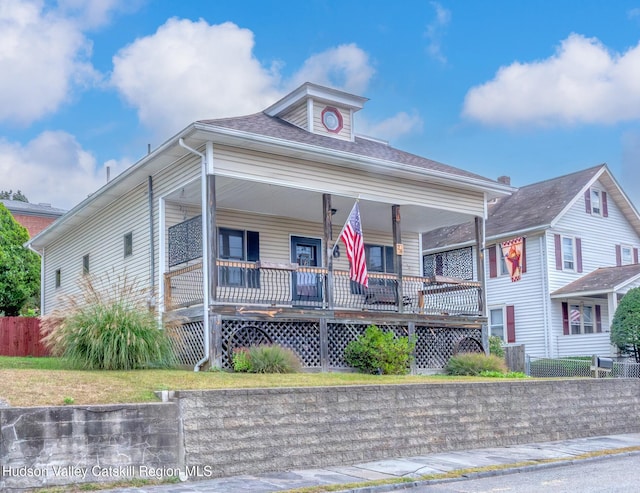 view of front of property featuring covered porch