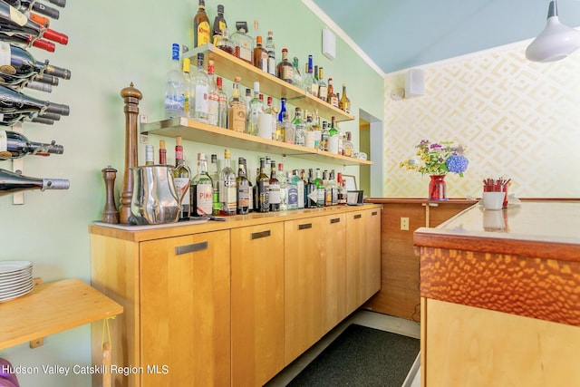 bar featuring ornamental molding