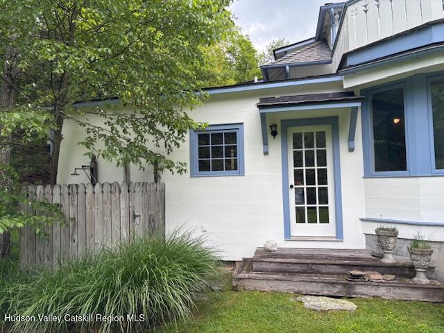253 Upper Byrdcliffe Rd, Woodstock, NY 12498 - view of doorway to property