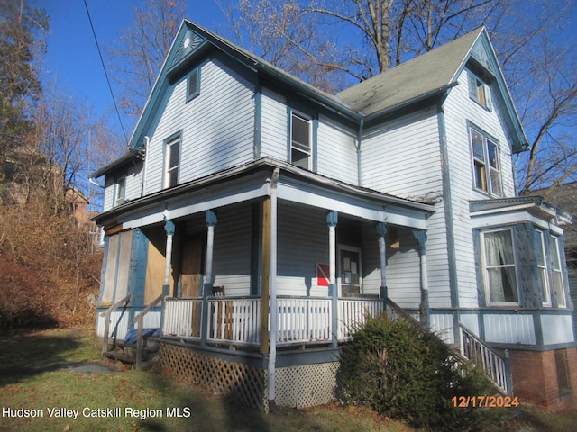 view of front of house featuring covered porch