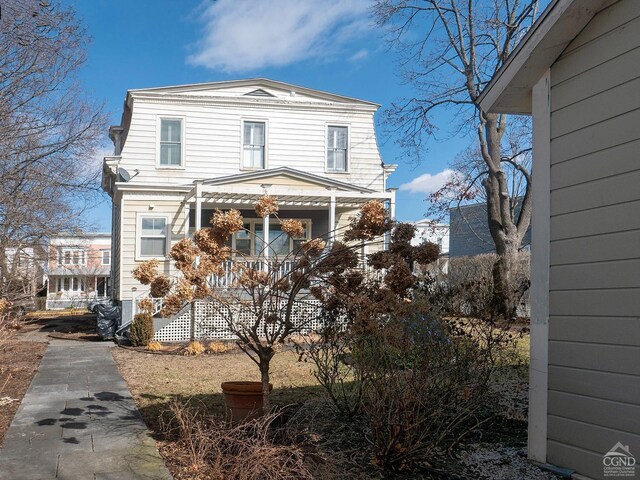 517-519 Washington St, Hudson, NY 12534 - view of front of home with a porch