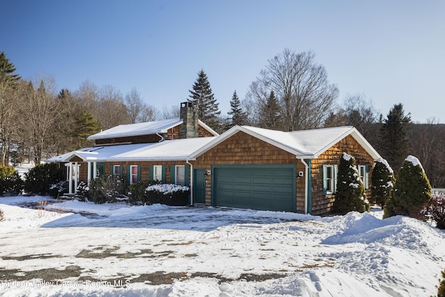 view of front facade with a garage