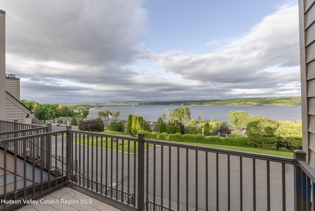 17 Riverview, Port Ewen, NY 12466 - balcony featuring a water view