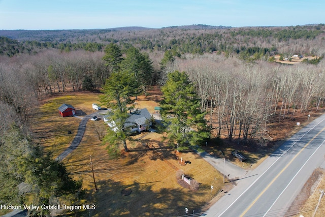 bird's eye view with a view of trees