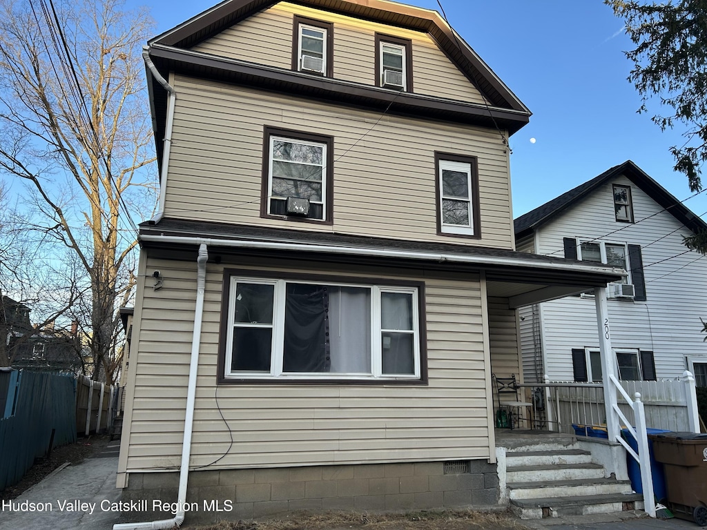 view of front of house