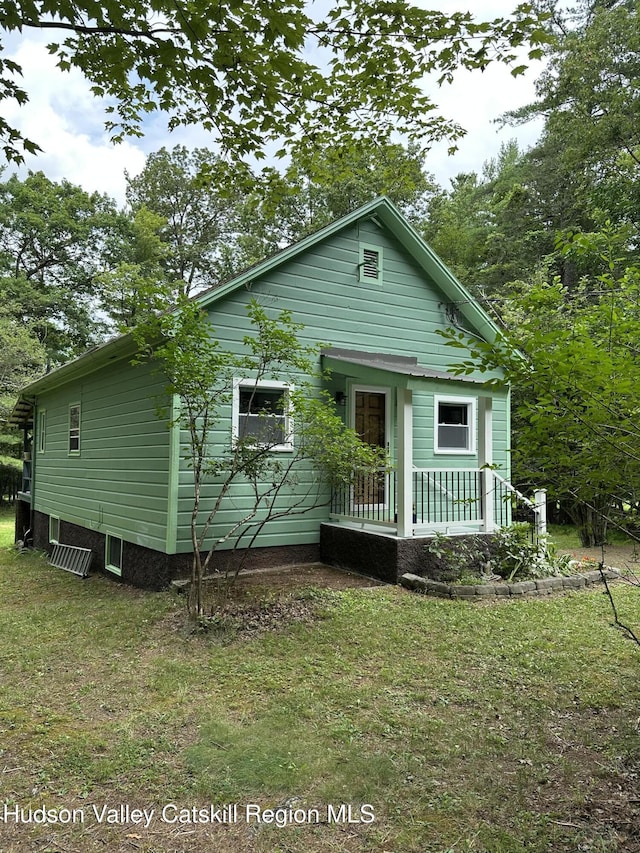 20 Kelder Rd, Olivebridge, NY 12461 - view of front facade with a front lawn