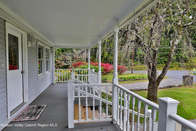 view of patio featuring covered porch