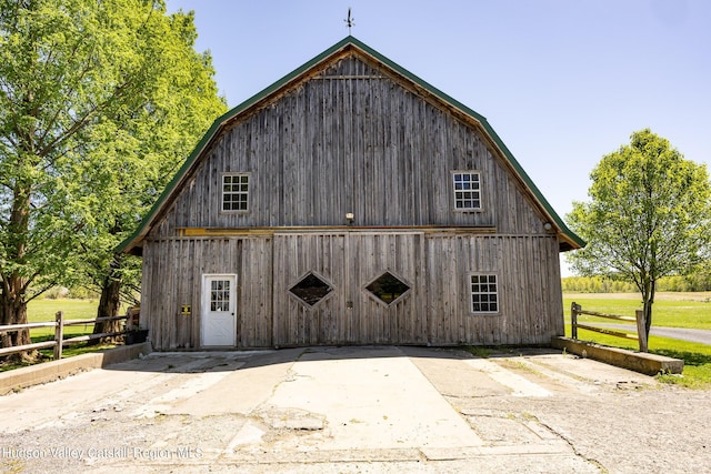 view of outbuilding