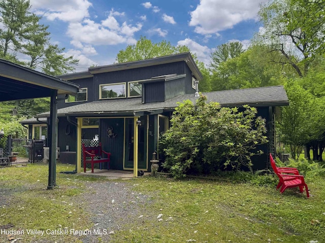 33 Cottonwood Ln, Woodstock, NY 12498 - back of house featuring a gate