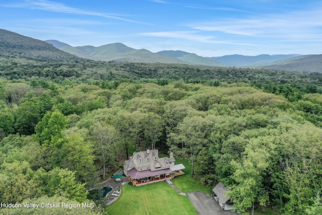 drone / aerial view featuring a mountain view