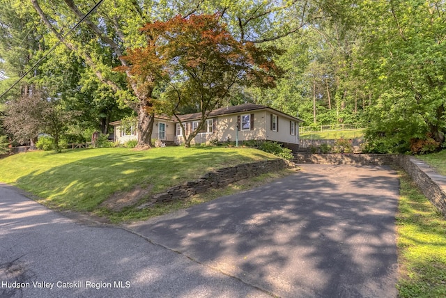 331 Joys Ln, Hurley, NY 12443 - single story home with a front yard