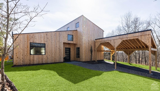 998 Willow Brook Rd, Milan, NY 12514 - back of house featuring a lawn