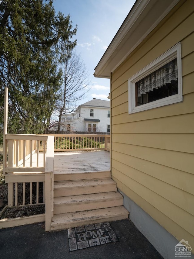 16 Oakwood Blvd, Hudson, NY 12534 - view of wooden deck