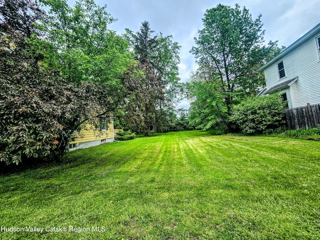 16 Oakwood Blvd, Hudson, NY 12534 - view of yard