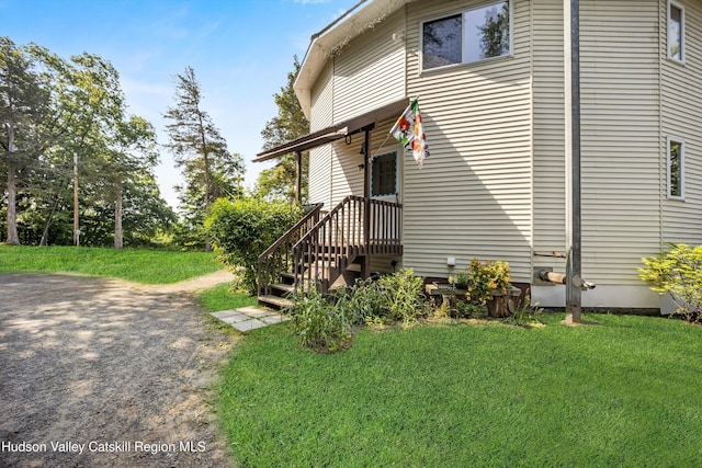 17 Boice Mill Rd, Kerhonkson, NY 12446 - view of side of home with a lawn