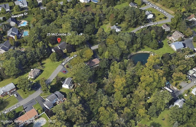 25 Mccombe Dr, Bethlehem, NY 12054 - photo 31