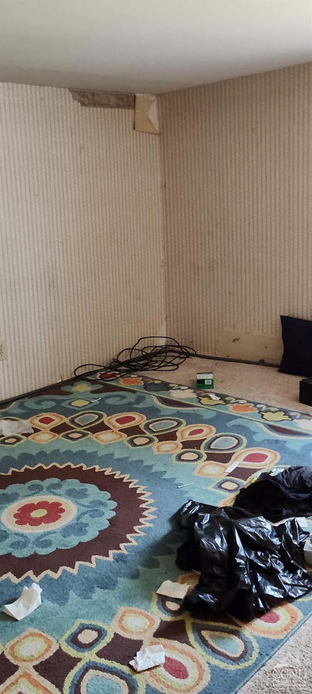 436-450 Scutt Rd, Greenville, NY 12083 - bedroom with carpet flooring and wallpapered walls
