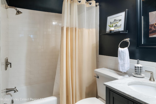 394 Macmore Rd, Roxbury, NY 12474 - full bathroom featuring toilet, vanity, and shower / bathtub combination with curtain