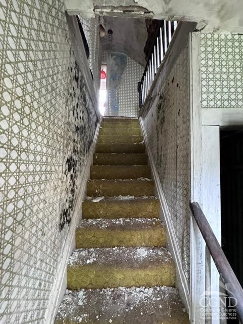 120 Church Rd, Berne, NY 12023 - view of staircase