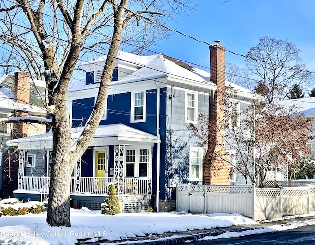 view of front of home with covered porch