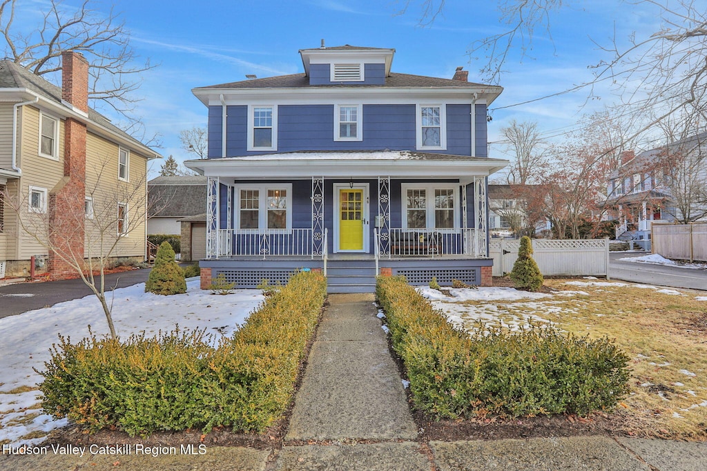 view of front of home featuring a porch